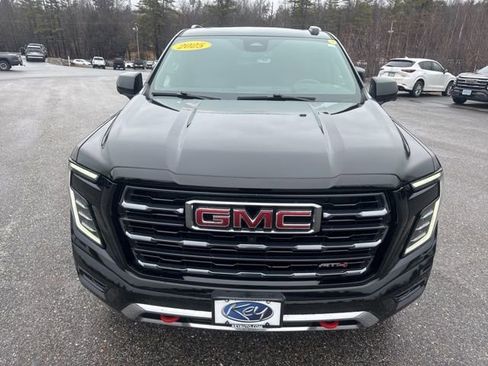 Used 2025 GMC Yukon XL AT4 image 2