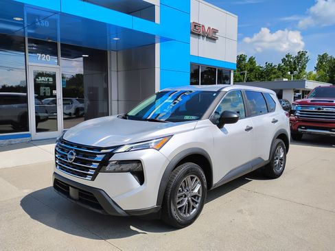 Used 2024 Nissan Rogue S AWD/4WD image 13