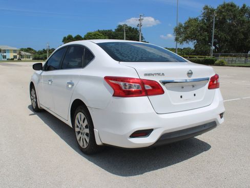 Used 2016 Nissan Sentra S FWD image 5