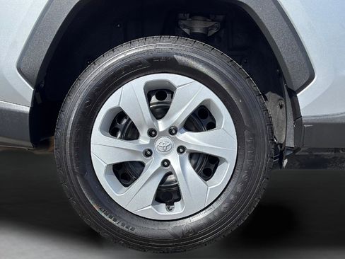 Used 2024 Toyota RAV4 LE AWD/4WD image 9