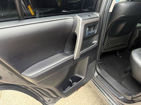 Used 2016 Toyota 4Runner Limited AWD/4WD image 34