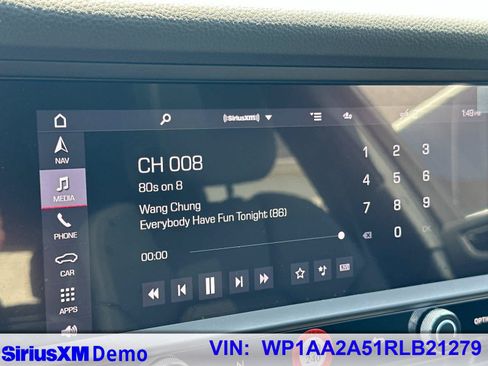 Certified 2024 Porsche Macan AWD/4WD image 32