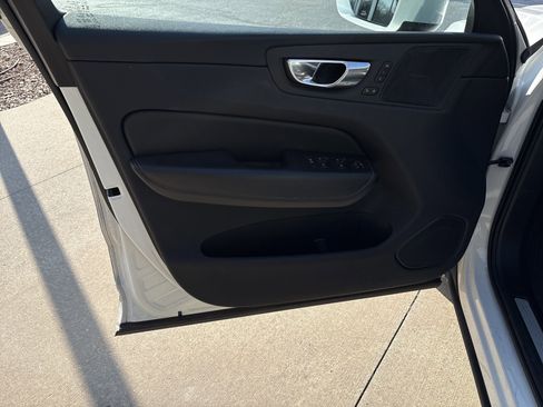 Used 2021 Volvo XC60 T5 Inscription w/ Advanced Package image 14