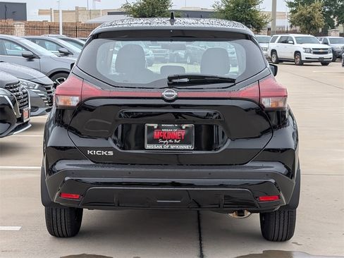 New 2025 Nissan Kicks Play S image 5