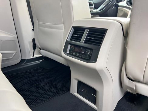 Used 2021 Volkswagen Atlas SE FWD image 29