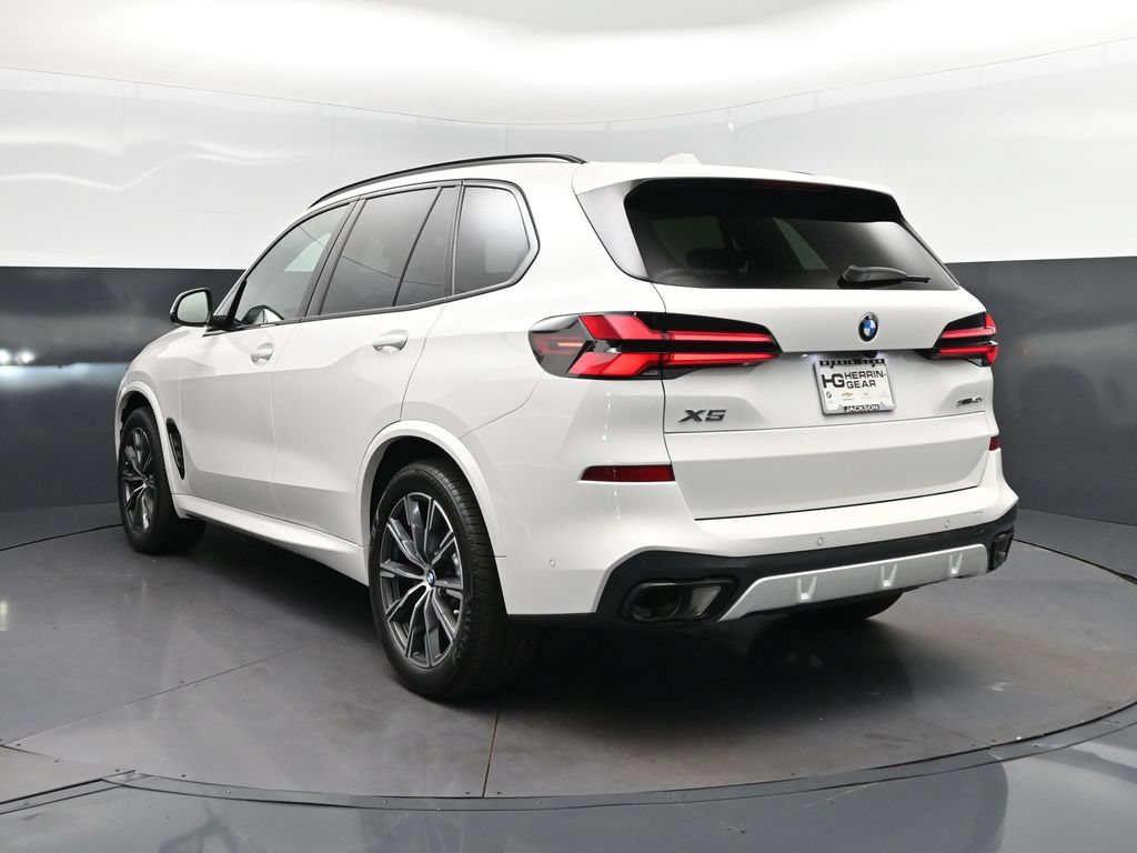 Used 2026 BMW X5 sDrive40i w/ M Sport Package RWD image 5