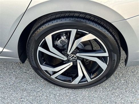 Used 2025 Volkswagen Jetta SEL image 30