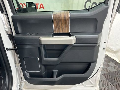 Used 2019 Ford F150 Lariat image 12