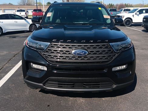 Used 2023 Ford Explorer XLT w/ Equipment Group 202A AWD/4WD image 10