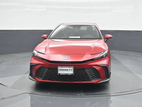 Used 2025 Toyota Camry SE w/ Convenience Package FWD image 5