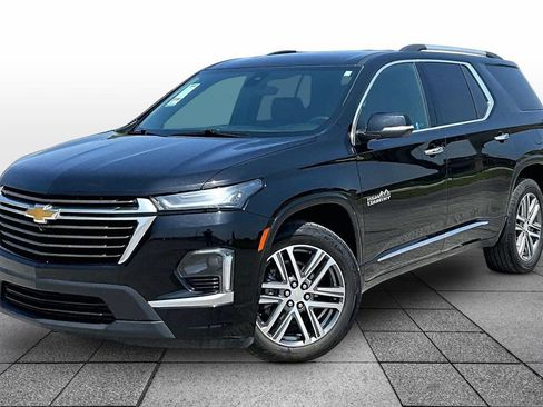 Used 2023 Chevrolet Traverse High Country FWD image 1
