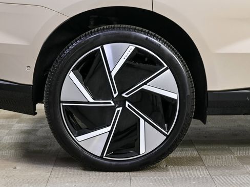 Certified 2025 Volvo EX90 Ultra AWD/4WD image 43