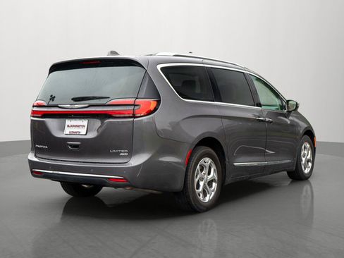 Used 2021 Chrysler Pacifica Limited w/ Premium & Safety Sphere Group AWD/4WD image 7