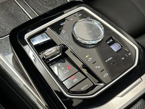 Certified 2023 BMW 760i xDrive w/ Executive Package AWD/4WD image 18