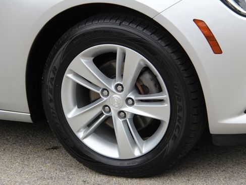 Used 2018 Buick Regal Preferred FWD image 13