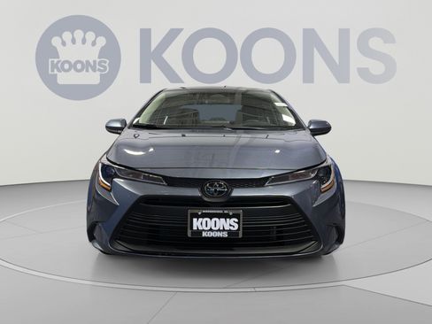 Used 2025 Toyota Corolla LE FWD image 11