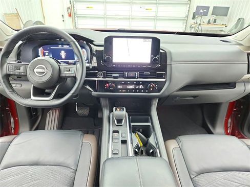 Used 2024 Nissan Pathfinder Platinum w/ Cargo Package image 26