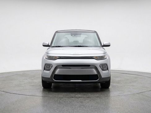 Used 2025 Kia Soul LX w/ LX Technology Package image 2