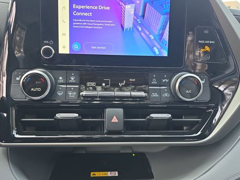 Used 2023 Toyota Highlander XLE image 21