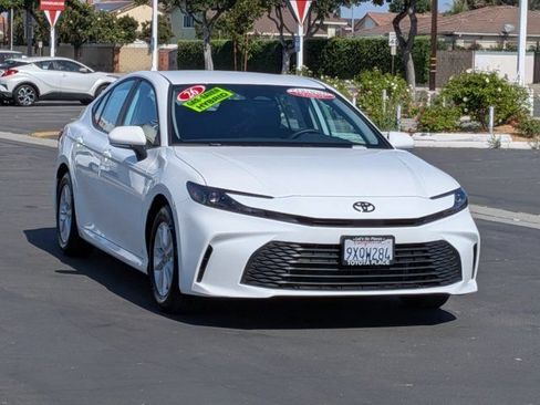 Used 2026 Toyota Camry LE FWD image 3
