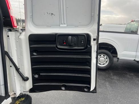 Used 2021 Chevrolet Express 2500 image 21