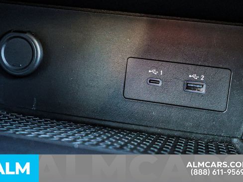 Used 2025 Nissan Pathfinder S image 39