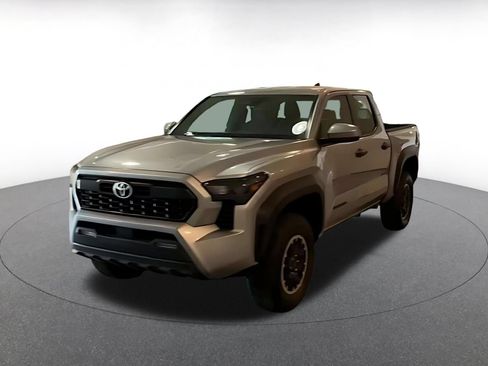 Used 2025 Toyota Tacoma TRD Off-Road AWD/4WD image 3