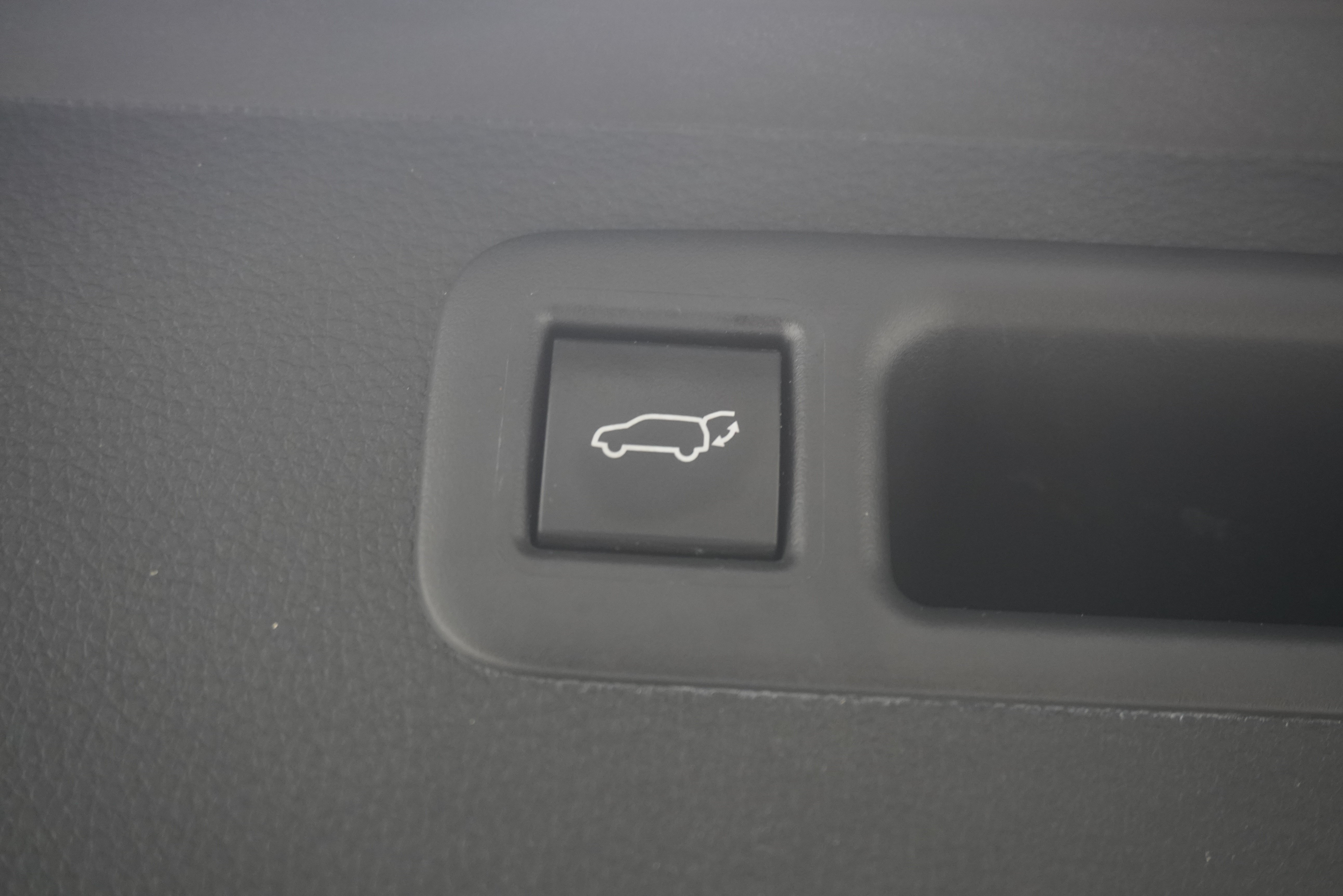 Used 2024 Toyota Highlander LE FWD image 26