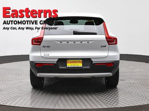 Used 2023 Volvo XC40 B5 Core AWD/4WD image 6