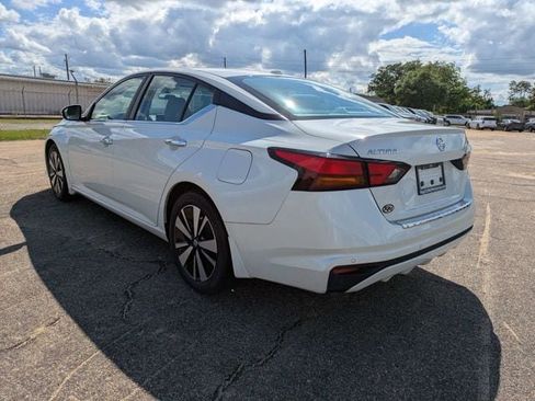 Used 2022 Nissan Altima 2.5 SV FWD image 6