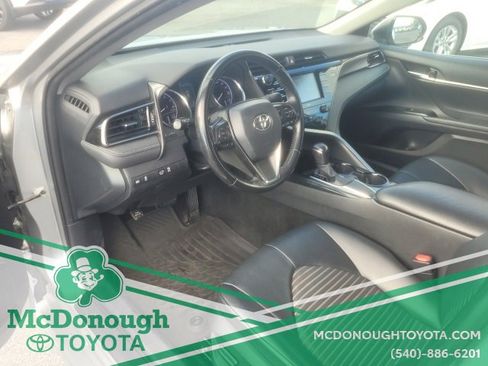 Used 2020 Toyota Camry SE image 12