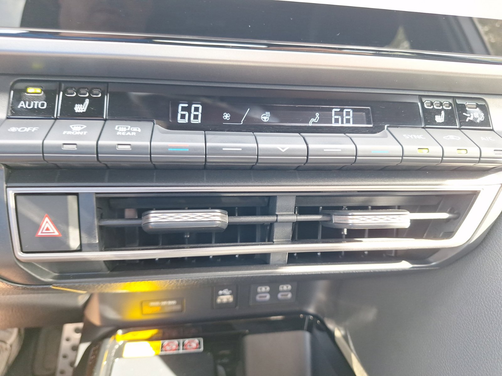 Used 2025 Toyota Camry XSE FWD image 26