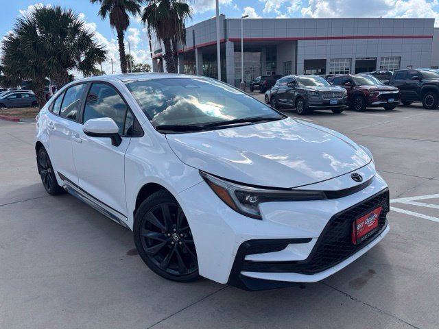 Certified 2024 Toyota Corolla SE FWD image 1