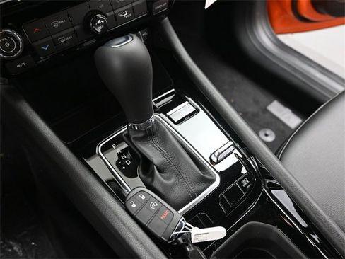 New 2026 Jeep Compass Latitude w/ Mopar Graphics Package image 22