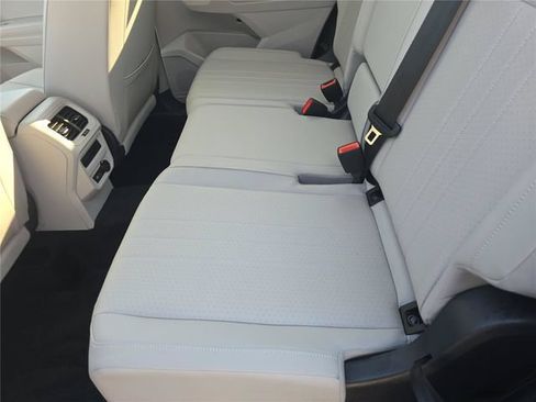 Used 2023 Volkswagen Tiguan SE FWD image 10