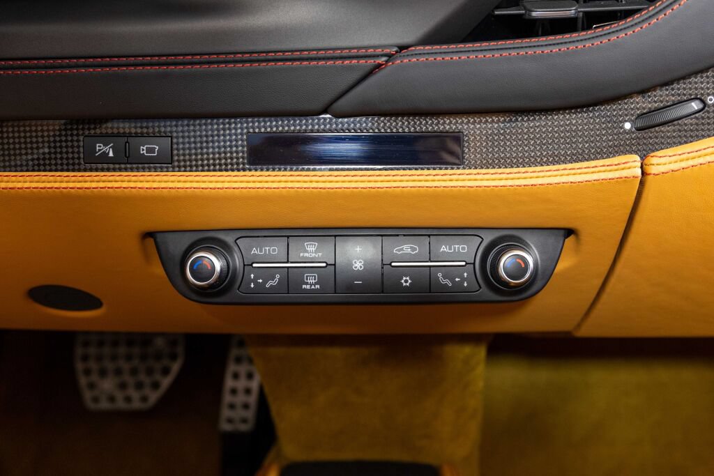 Used 2022 Ferrari F8 Tributo RWD image 49