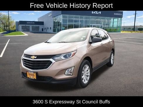 Used 2019 Chevrolet Equinox LS FWD image 3