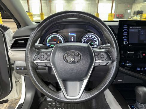 Used 2021 Toyota Camry LE FWD image 18