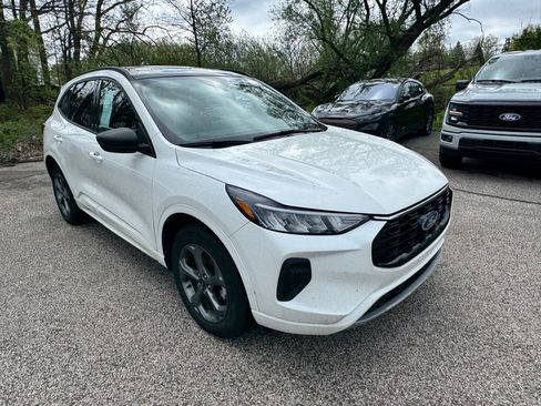 Used 2024 Ford Escape ST-Line w/ Tech Pack #1 AWD/4WD image 7