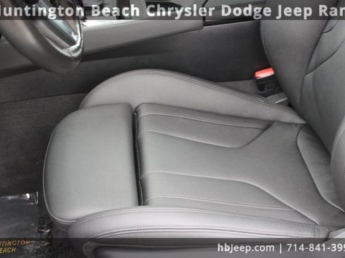 Used 2024 BMW Z4 M40i w/ Premium Package image 34