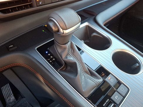 Used 2022 Toyota Sienna XSE w/ XSE Plus Package image 18