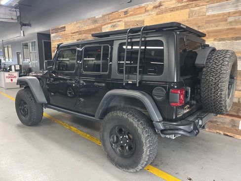 Used 2021 Jeep Wrangler Unlimited Rubicon AWD/4WD image 7