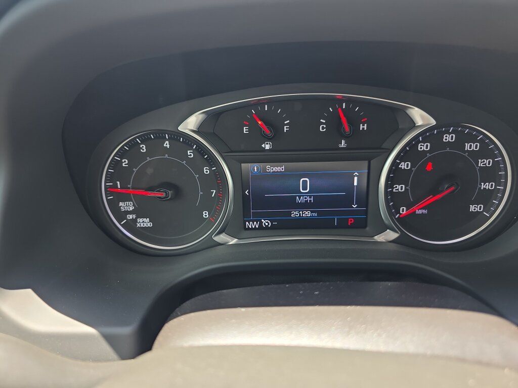 Used 2023 GMC Acadia SLE FWD image 11