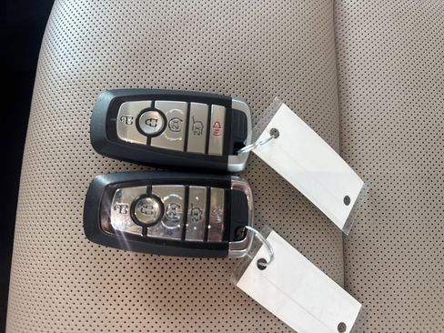 Used 2020 Lincoln Aviator Reserve w/ Equipment Group 202A image 39