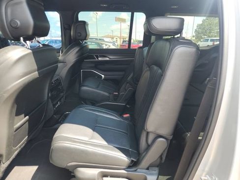 Used 2024 Jeep Wagoneer Series III AWD/4WD image 3