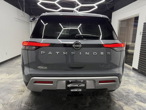 Used 2022 Nissan Pathfinder Platinum image 4