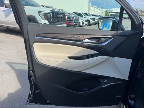 Used 2023 Buick Enclave Avenir w/ Avenir Technology Package image 10