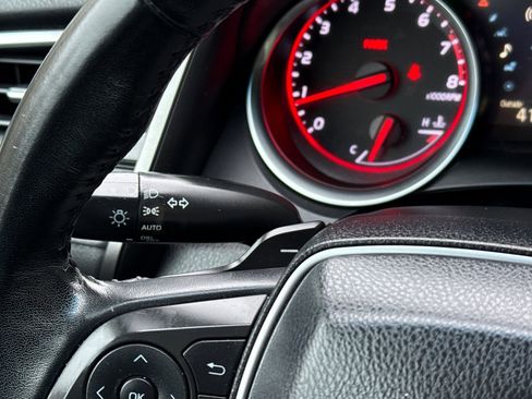 Used 2018 Toyota Camry XSE image 31