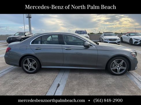 Used 2017 Mercedes-Benz E 300 4MATIC image 4