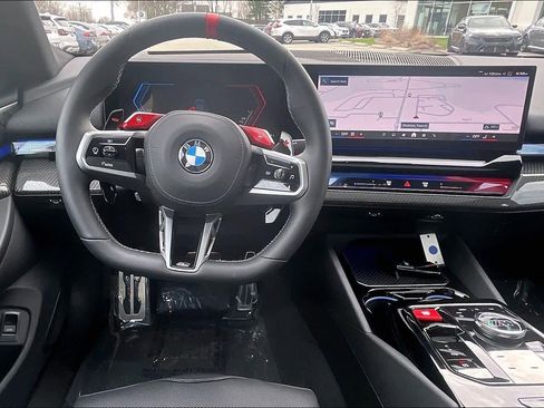 Used 2026 BMW M5 w/ Executive Package image 5